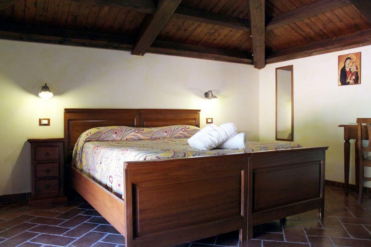 Agriturismo Il Castagneto Padula Buitenkant foto